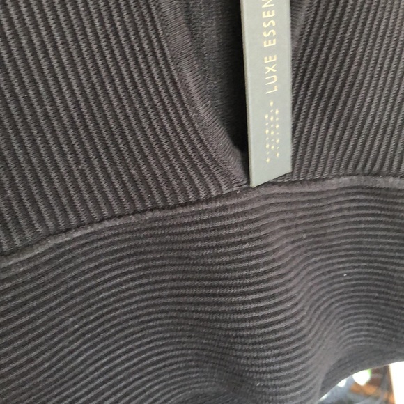 🖤NWT House Of Harlow Luxe Essential Sleeveless Top Plunged V-Neck-Women M - Picture 10 of 15